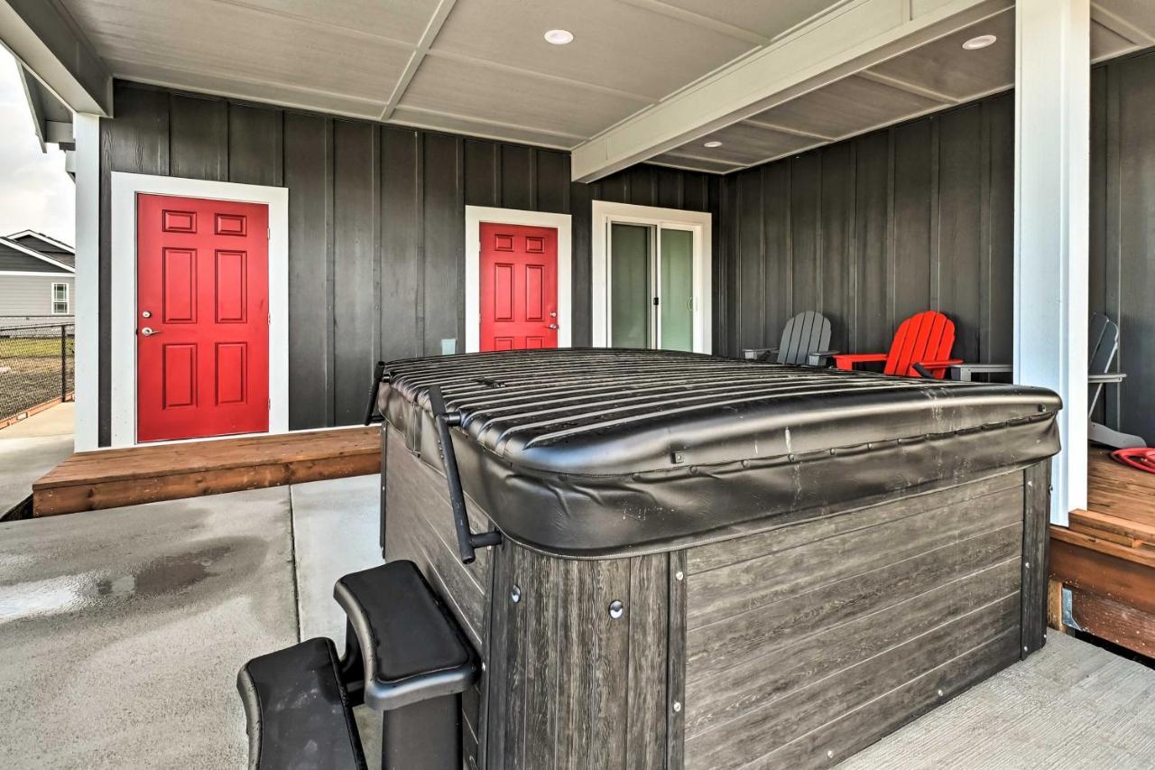 Ocean Shores Getaway With Fireplace And Hot Tub! Eksteriør billede