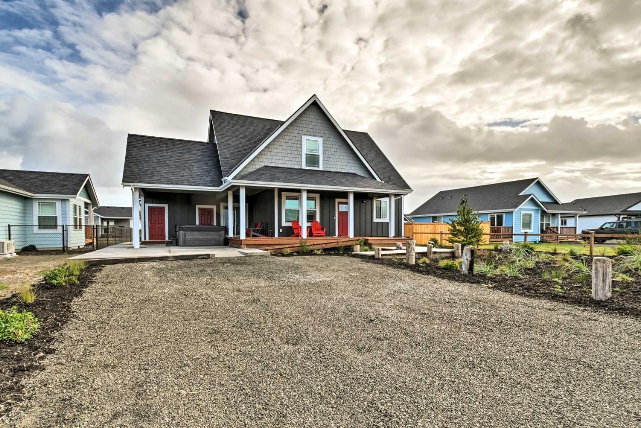 Ocean Shores Getaway With Fireplace And Hot Tub! Eksteriør billede