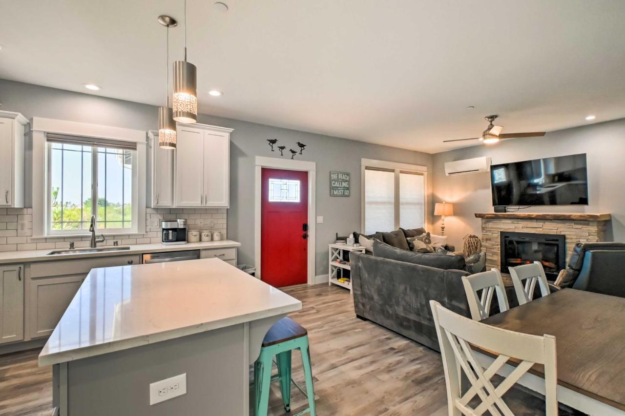 Ocean Shores Getaway With Fireplace And Hot Tub! Eksteriør billede