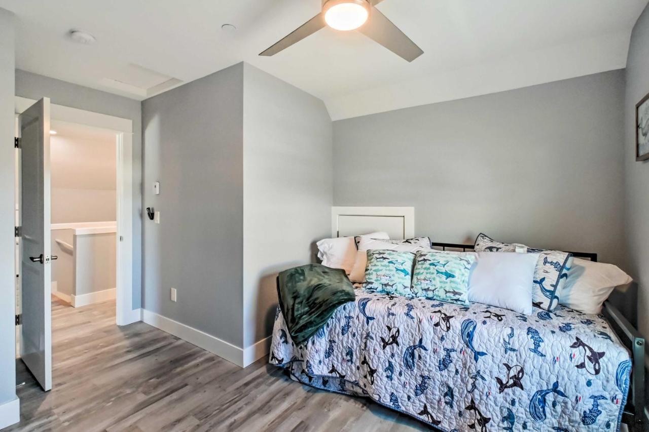 Ocean Shores Getaway With Fireplace And Hot Tub! Eksteriør billede
